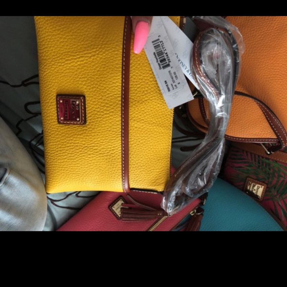 Dooney & Bourke Pouchette/ crossbody